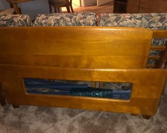 Full-size "dogbone" bed