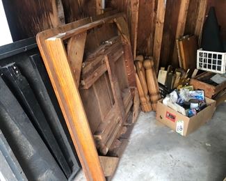 Antique oak table - legs need TLC.