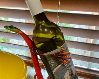Lizard Metal Wine Holder