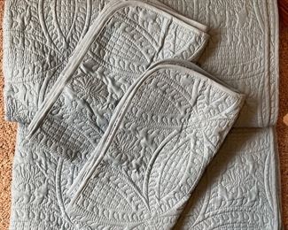 Chezmoi Coverlet and Pillow Cases