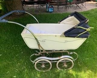 Vintage Biltrite full size pram.