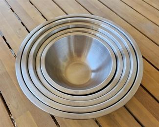 Set of 5 nesting stainless mixing bowls