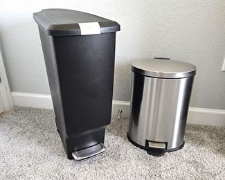 Simple Human Tall Trash can