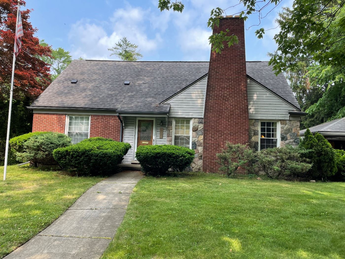 Redford Estate Sale Everything Must Go! starts on 6/18/2023