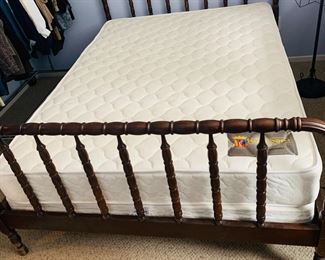 Vintage Full Bed / Full Mattress Set