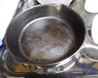 No. 5 Cast Pan, Unmarked