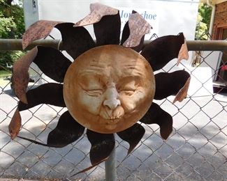 Very Cool Sun Face with Metal Petals