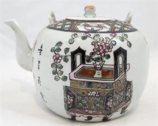 Chinese Famille Verte Porcelain Tea Pot