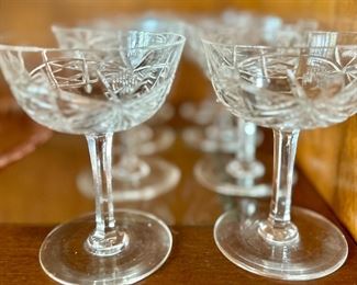 Etched Crystal Glasses / Set of 6
No chips/ No imperfections 