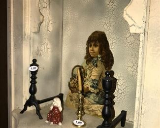 Items Located In The Central Hallway