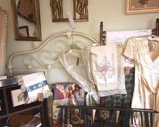 Items Located In The 2nd Bedroom