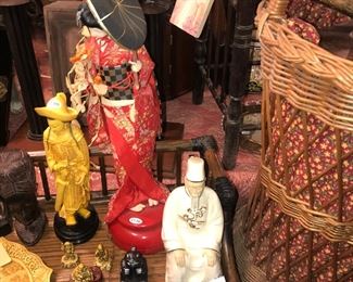 Items Located In The Lower Level Garage