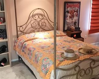 Four Poster / Canopy Bed