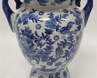 10" DOUBLE HANDLED BLUE FLORAL ASIAN VASE