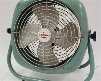 VINTAGE LASKO TURQUOISE FAN