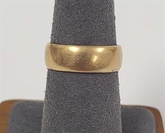 18K YELLOW GOLD WEDDING BAND
 Online Only Auction
