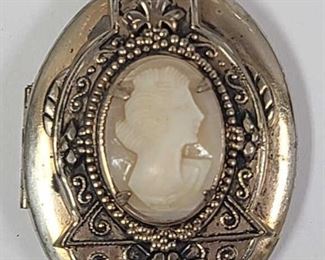 VICTORIAN SHELL CAMEO LOCKET ON CHAIN