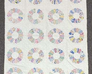 ANTIQUE HAND STITCHED DRESDEN PLATE QUILT