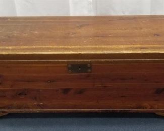 PRIMITIVE WOODEN BLANKET CHEST