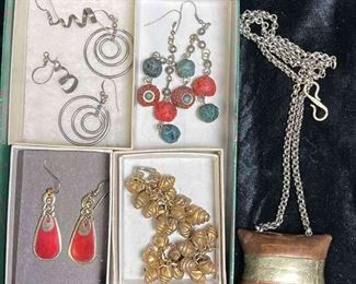 Earrings A Pillow Pendant Necklace