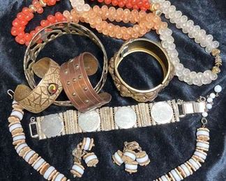 Kafin New York Bracelet, Renad Necklace Earrings Others