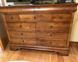 	#49	Kincaid dresser 58x19x42	SOLD				
