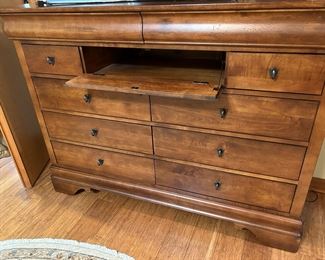 	#49	Kincaid dresser 58x19x42	 SOLD			