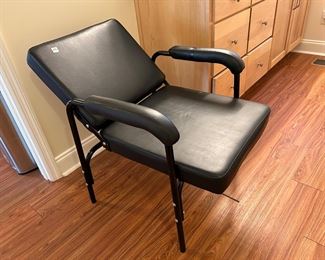 	#83	Black shampoo chair	 SOLD			