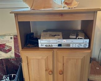 	#85	Rolling cart 27x17x35	 $25.00 				