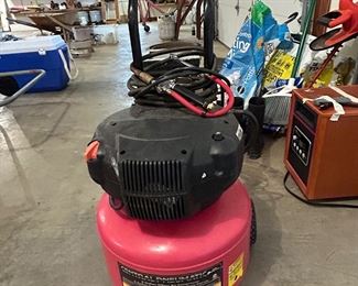	#130	Air compressor Central Pneumatic 8 gallon	 $70.00 				