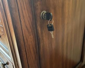 	#80	Shenandoah Valley lateral file cabinet with key 36x20x30.5	 $50.00 				