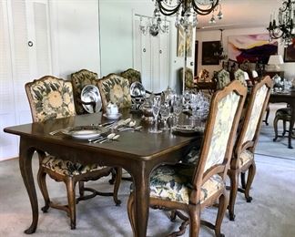 Baker Furniture
Louis XV style dining table & chairs