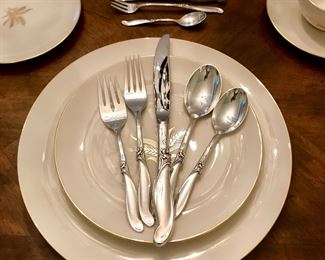 Lenox “Wheat”
International “Silver Melody” sterling