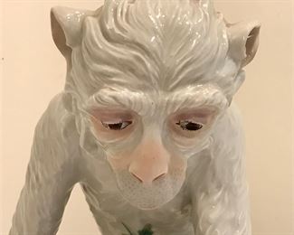 Detail
Dresden porcelain monkey