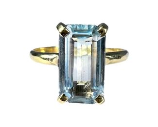 18kt Yellow Gold Aquamarine Ring