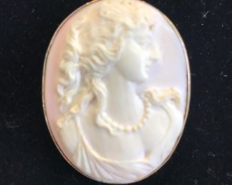 Vintage Cameo Brooch