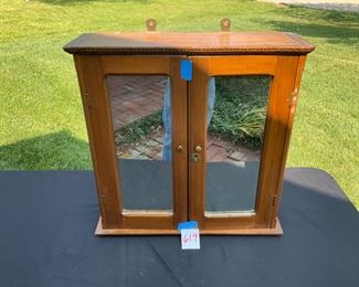 DOUBLE DOOR WOOD MIRROR CABINET