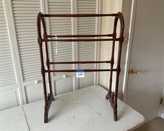 WALNUT QUILT RACK