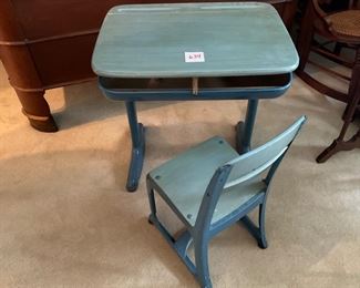 CHILDS METAL SCHOOL DESK