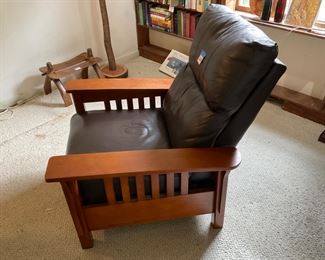 REPRO OF A MISSION OAK RECLINER