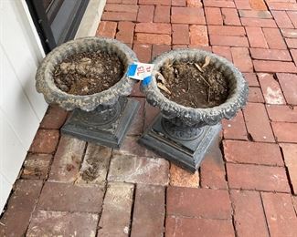 CAST ALUMINUM SMALLER FLOWER POTS
