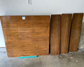 OAK DEPRESSION ERA TABLE AND THREE LEAVE. VERY NICE