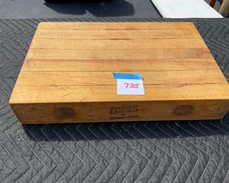 SMALL BOOS BLOCK. NICE. COUNTER TOP MODEL