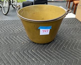 BRASS SMALLER BUCKET