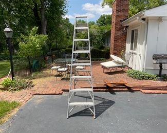 TALL ALUMINUM LADDER