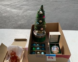 VINTAGE HOLIDAYS COLLECTIBLES