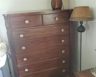 Mahogany chest of drawer