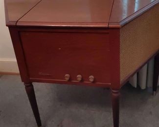 "Forest Hills Treasures" in Augusta, GA. Closing 8pm Mon 6/19. Pickup is Tue 6/20 from 2-6p. Please click here to see more photos, descriptions, and current bids: https://ctbids.com/estate-sale/22139