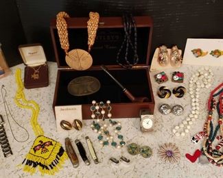 "Forest Hills Treasures" in Augusta, GA. Closing 8pm Mon 6/19. Pickup is Tue 6/20 from 2-6p. Please click here to see more photos, descriptions, and current bids: https://ctbids.com/estate-sale/22139