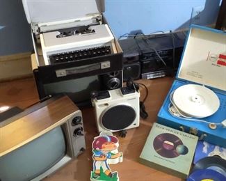 "Forest Hills Treasures" in Augusta, GA. Closing 8pm Mon 6/19. Pickup is Tue 6/20 from 2-6p. Please click here to see more photos, descriptions, and current bids: https://ctbids.com/estate-sale/22139